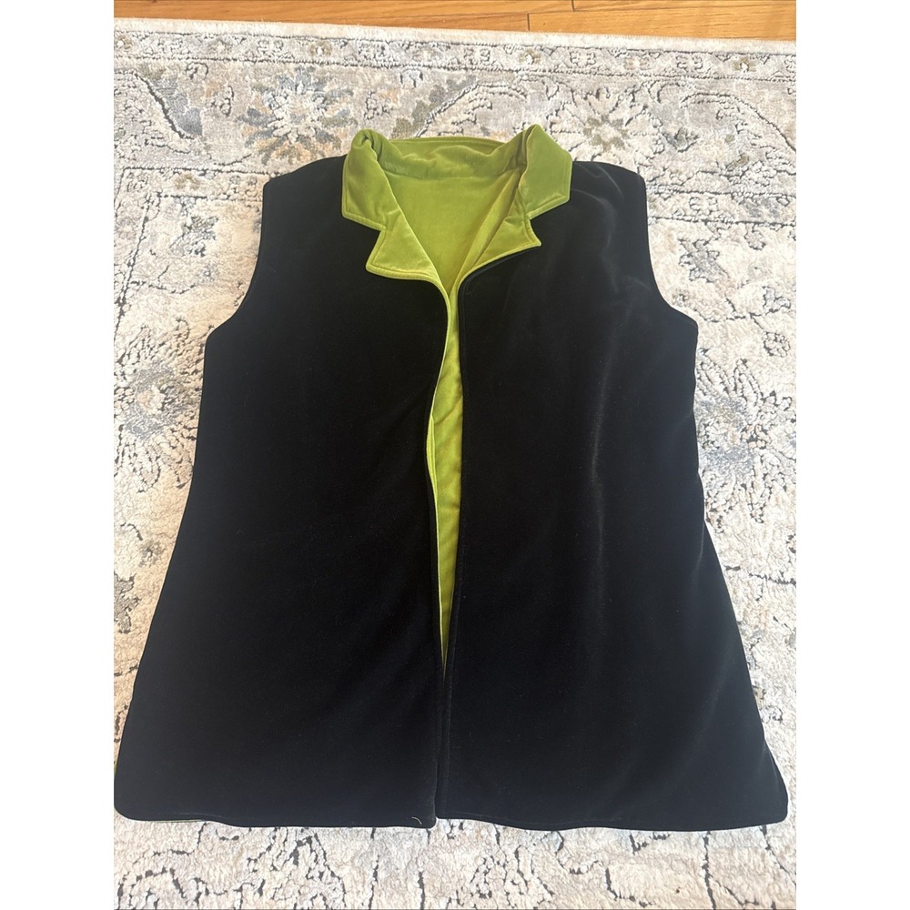 Sno Skins Reversible Black/Green Velvet Vest Women's Medium M Open Front Flowy